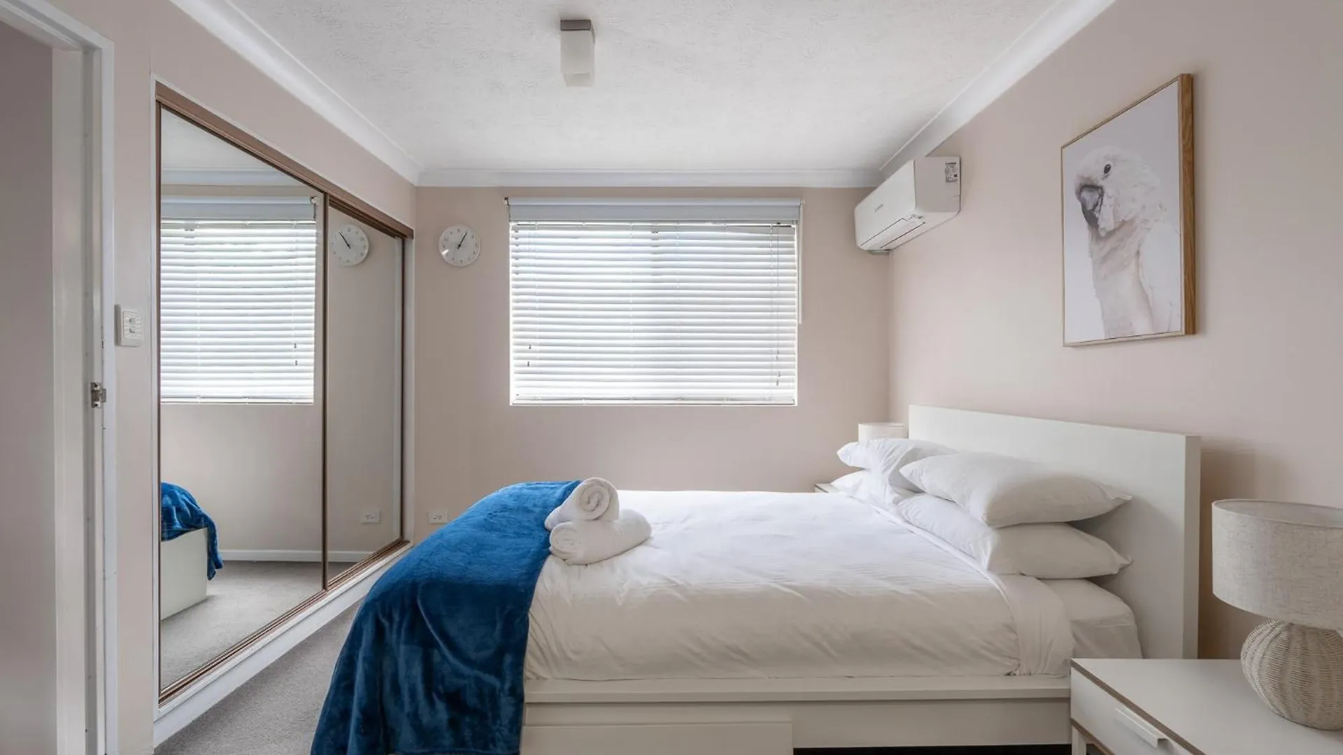 Apartment Lovely 2-Bed By Oxenham Park Transport & Shops Brisbane Australia