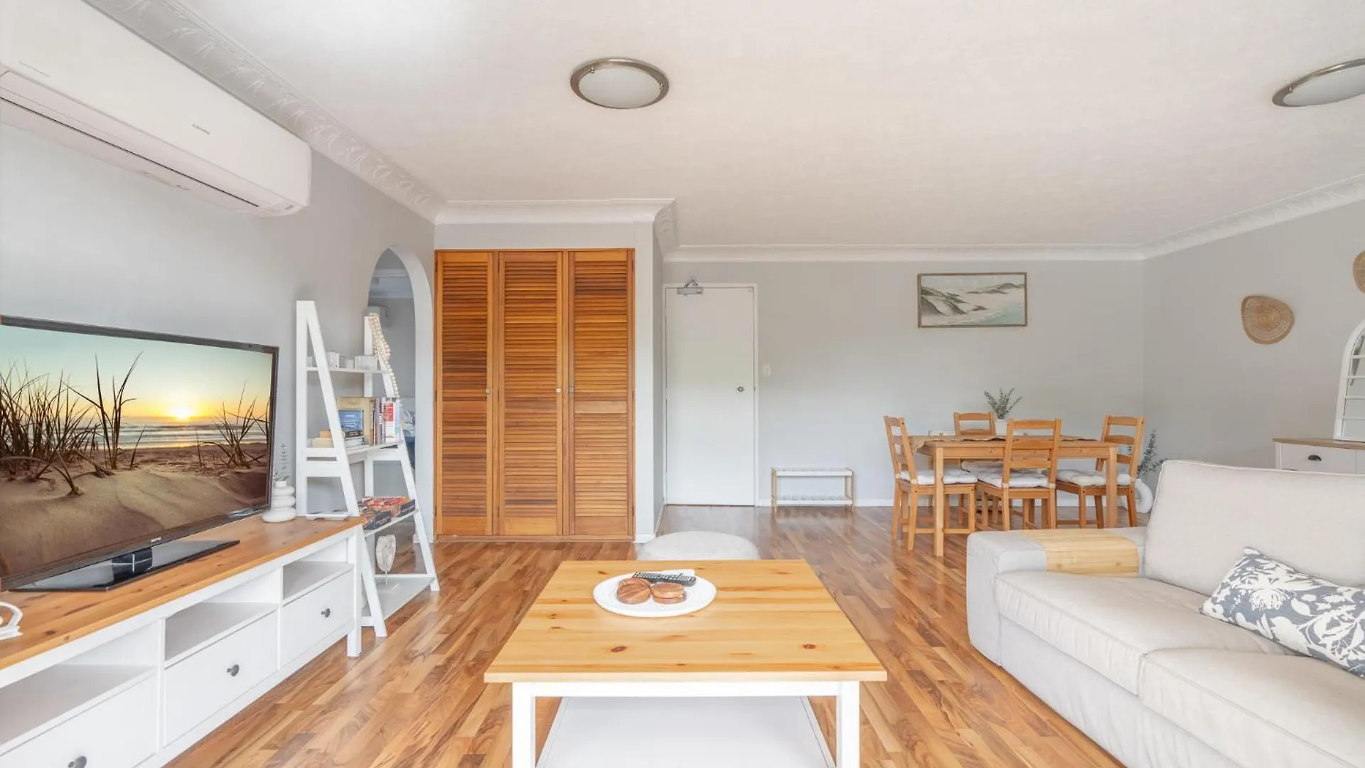 Lovely 2-Bed By Oxenham Park Transport & Shops Brisbane