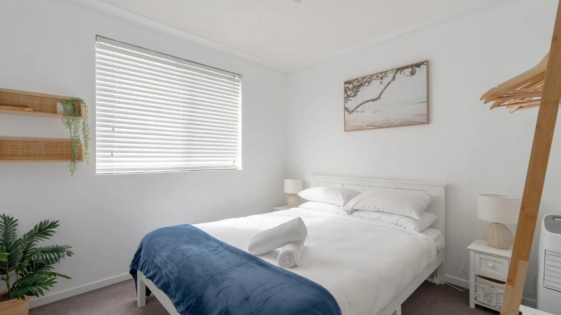 Lovely 2-Bed By Oxenham Park Transport & Shops Brisbane