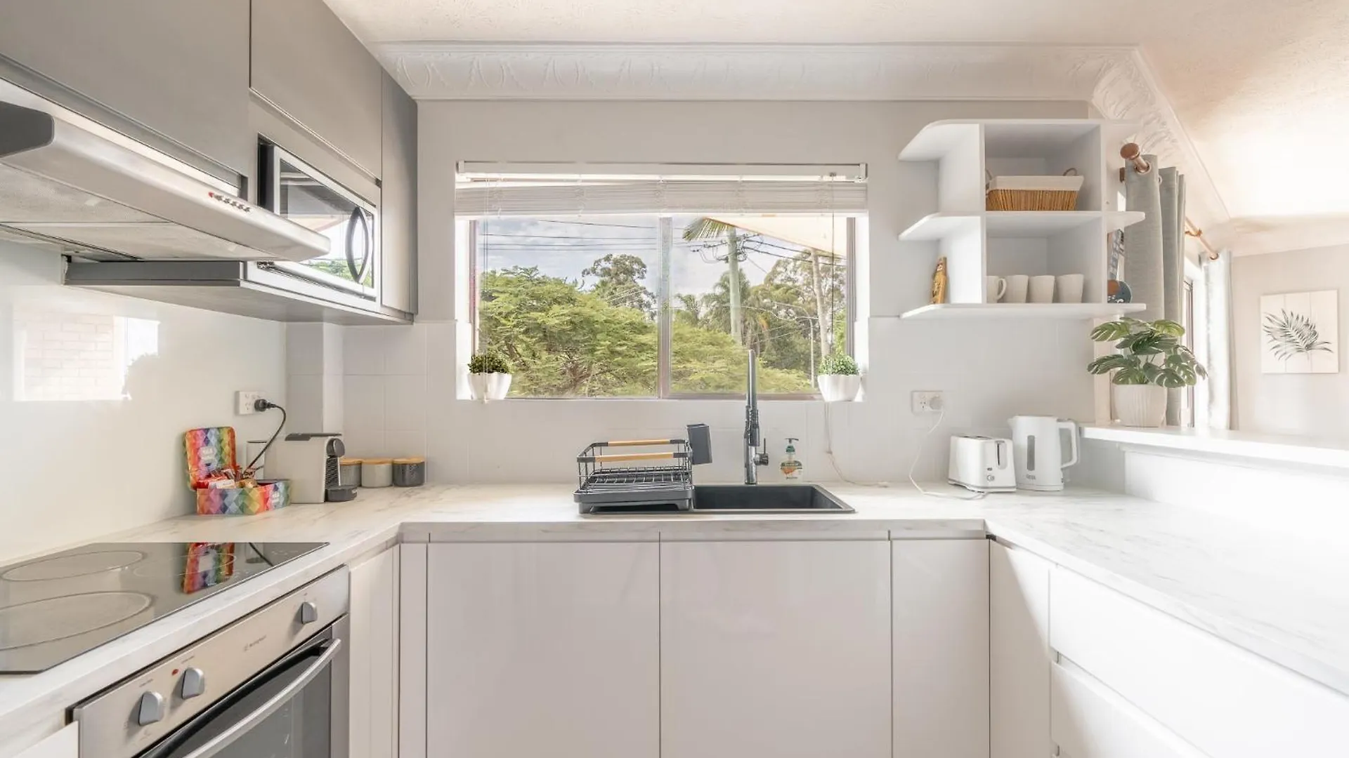 Lovely 2-Bed By Oxenham Park Transport & Shops Brisbane 0*,  Australia